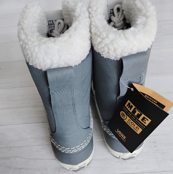 VANS NEW Standard Snow MTE Boots - Picture 9 of 16